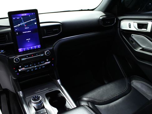 Used 2020 Ford Explorer ST w/ ST Street Pack image 19