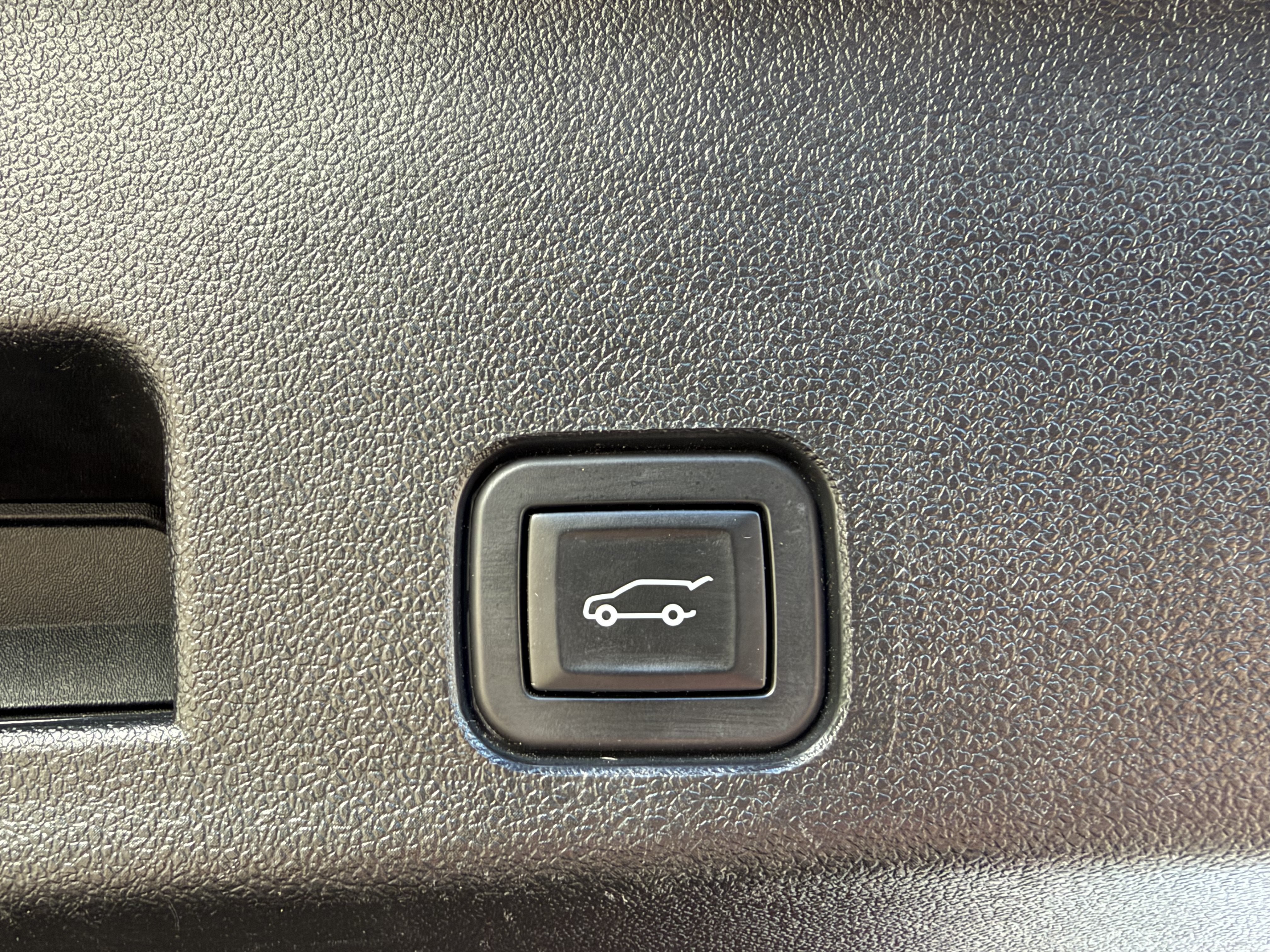 Used 2024 GMC Acadia Elevation FWD image 8