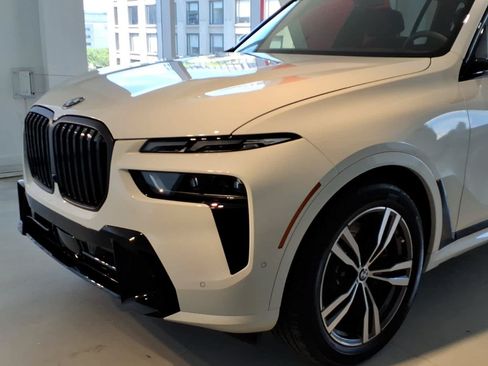 Used 2026 BMW X7 xDrive40i w/ M Sport Package AWD/4WD image 7