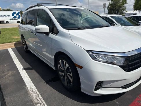 Used 2022 Honda Odyssey Touring image 3