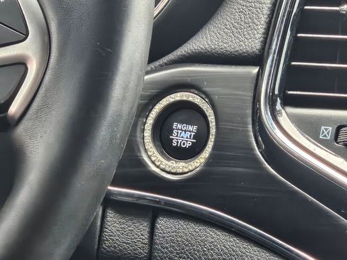 Used 2019 Jeep Grand Cherokee Limited image 14