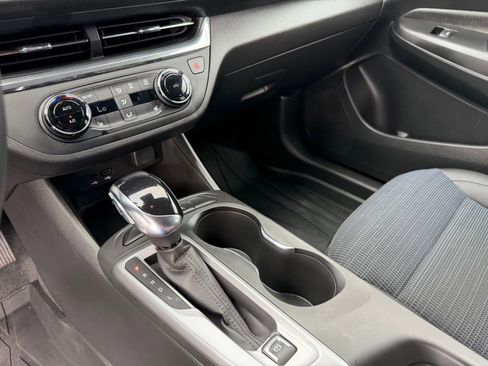 Used 2025 Buick Envista Preferred w/ Convenience I Package image 15