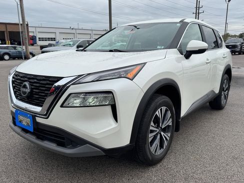 Used 2023 Nissan Rogue SV image 8