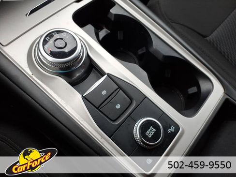 Used 2023 Ford Explorer XLT image 24