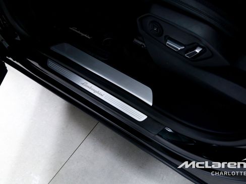 Used 2019 Lamborghini Urus image 16