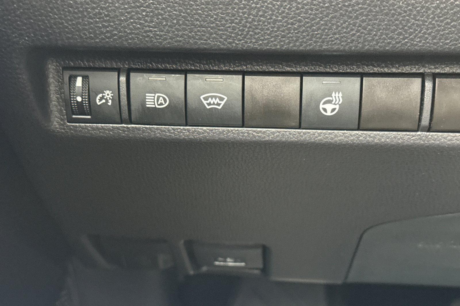 Certified 2025 Toyota RAV4 XLE w/ Weather Package AWD/4WD image 33