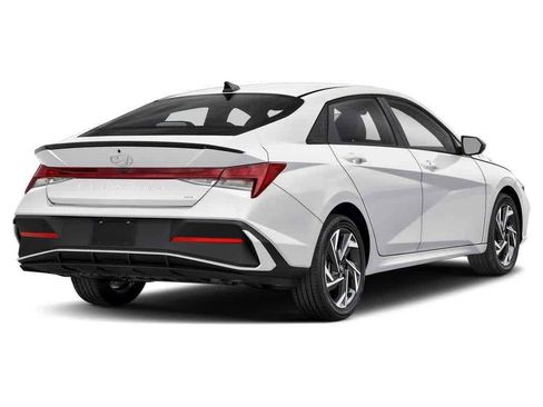 Used 2025 Hyundai Elantra SEL FWD image 2