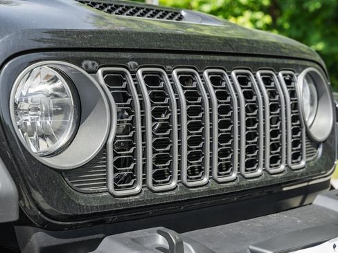 New 2025 Jeep Gladiator Sport image 10