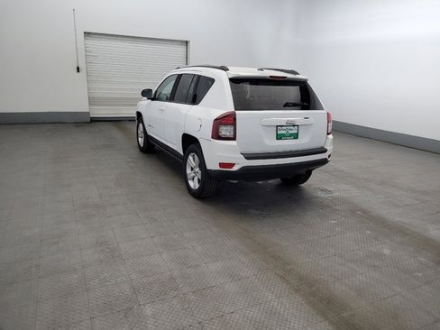 Used 2014 Jeep Compass Latitude w/ Sun/Sound Group AWD/4WD image 5