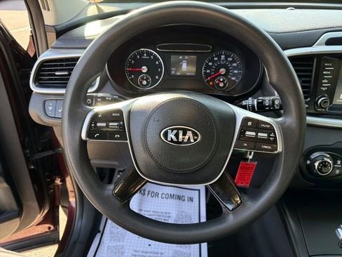 Used 2019 Kia Sorento FWD image 15