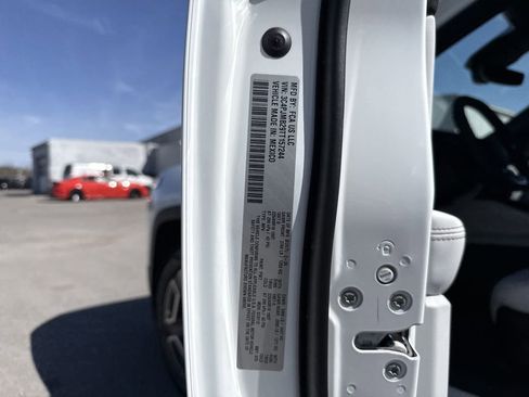 New 2026 Jeep Cherokee Limited AWD/4WD image 40