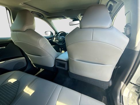 Used 2022 Toyota Camry SE w/ Convenience Package image 28