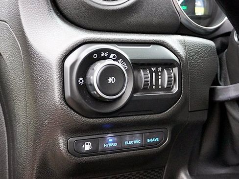 Used 2021 Jeep Wrangler Unlimited Rubicon 4xe image 26