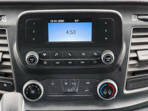 Used 2022 Ford Transit 250 Medium Roof image 17