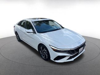 Used 2025 Hyundai Elantra SEL video 1