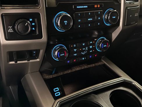 Used 2019 Ford F250 Lariat w/ Lariat Ultimate Package AWD/4WD image 61