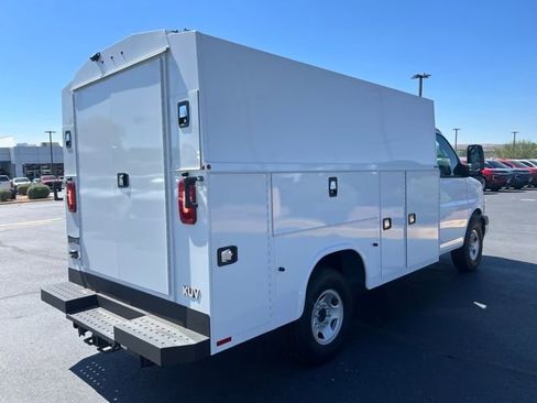 New 2025 Chevrolet Express 3500 w/ Power Convenience Package image 5
