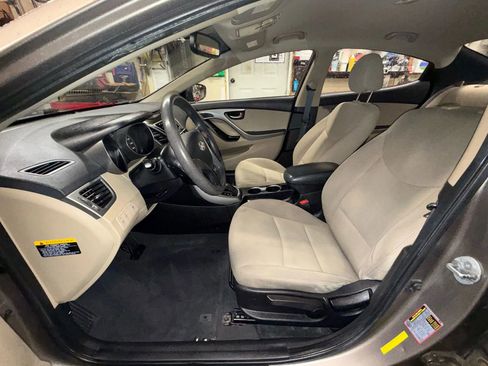 Used 2016 Hyundai Elantra SE image 19