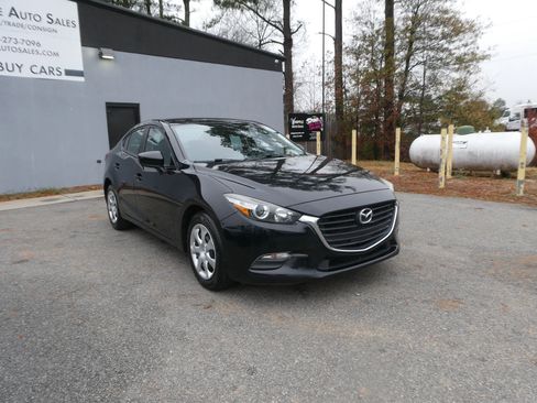 Used 2017 MAZDA MAZDA3 Sport image 3