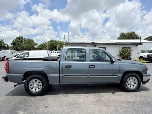 Used 2006 Chevrolet Silverado 1500 LS w/ Chrome Exterior Package RWD image 4