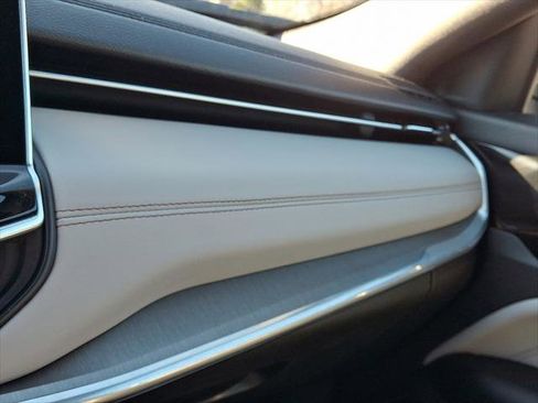 Certified 2023 Jeep Compass Limited image 32