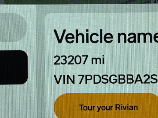 Used 2025 Rivian R1S Adventure Dual AWD/4WD image 24