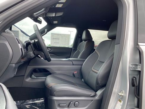 New 2025 Nissan Armada SL w/ Captain's Chari Seat Package image 11