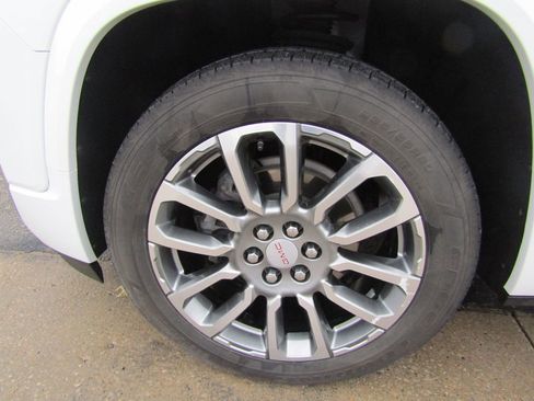 Used 2023 GMC Acadia Denali image 22