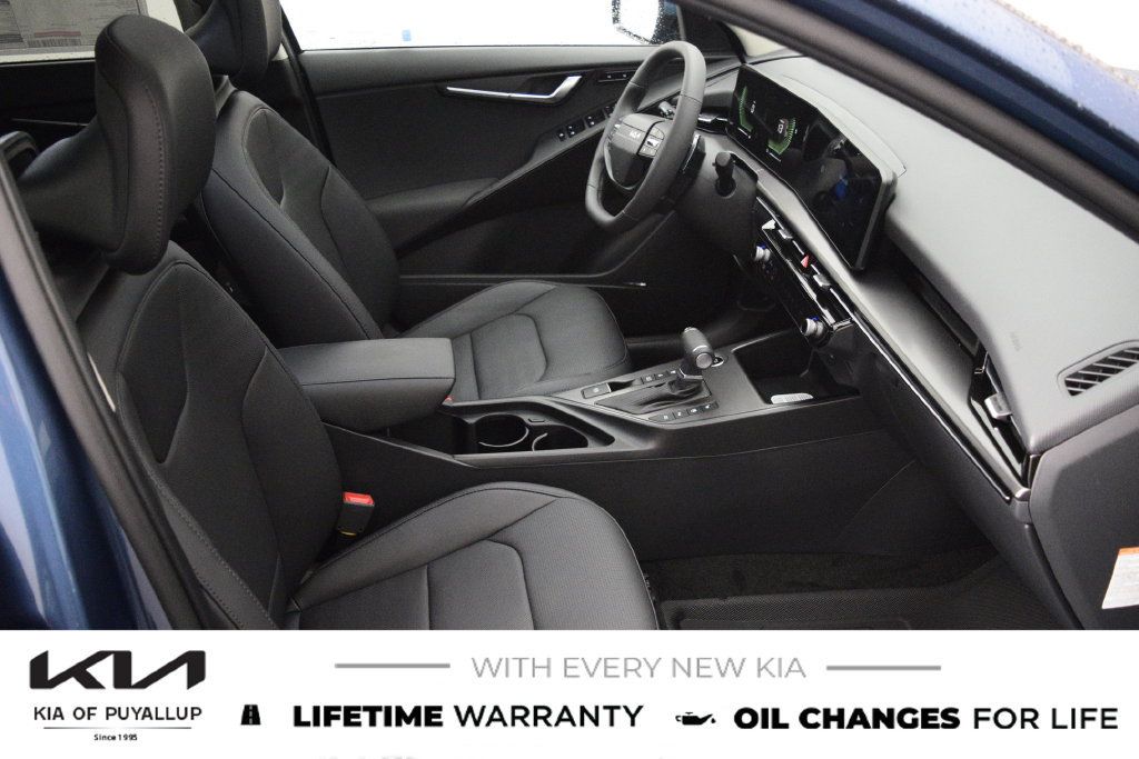 New 2027 Kia Niro FWD image 17