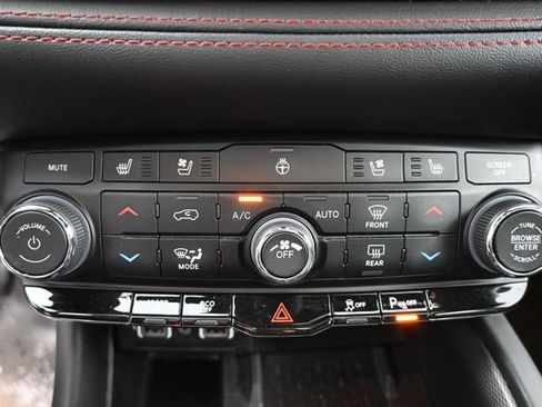 Used 2025 Dodge Durango R/T AWD/4WD image 23