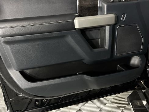 Used 2022 Ford F250 Lariat w/ Chrome Package image 27