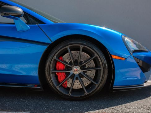 Used 2018 McLaren 570S Spider RWD image 34