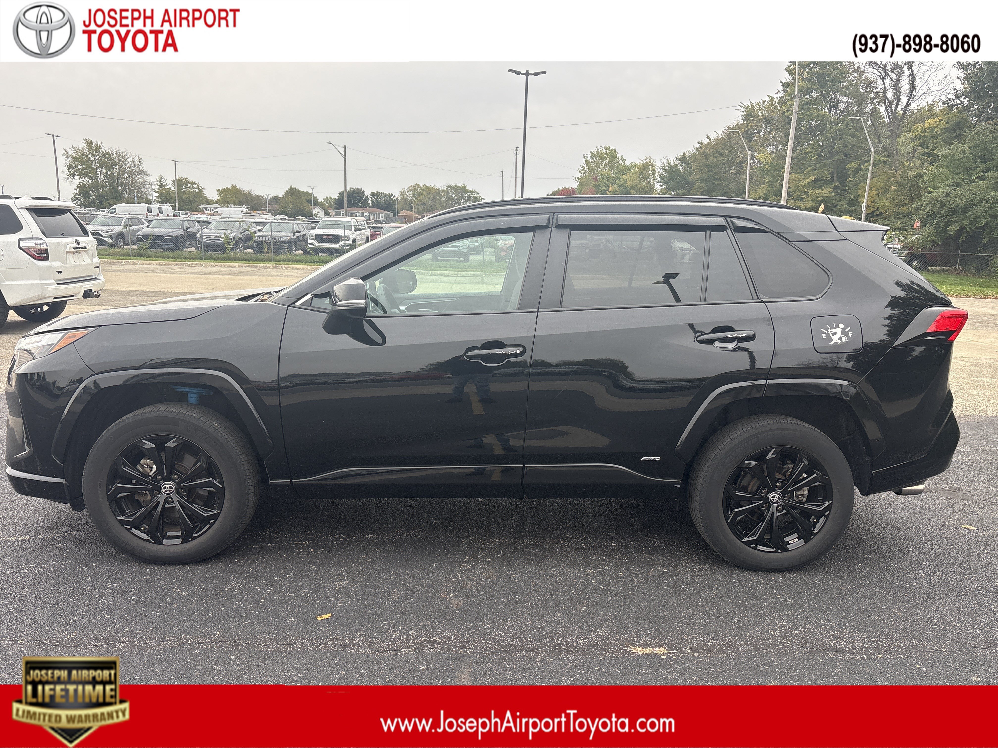 Used 2023 Toyota RAV4 SE AWD/4WD image 1
