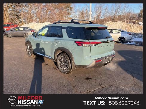 Used 2026 Nissan Pathfinder Platinum w/ Cargo Package AWD/4WD image 3