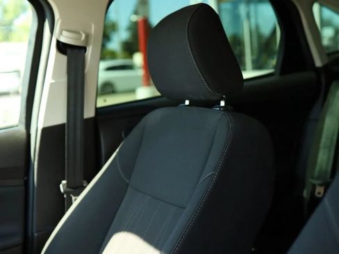 Used 2017 Ford Focus SEL w/ Cold Weather Package FWD image 15