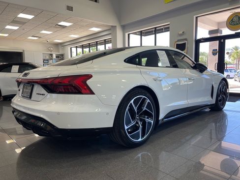 Used 2024 Audi RS e-tron GT w/ Carbon Performance Package AWD/4WD image 5
