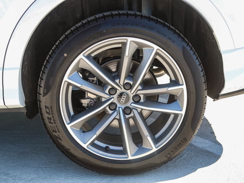 New 2025 Audi Q3 2.0T Premium image 13