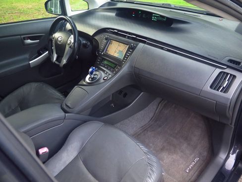 Used 2010 Toyota Prius Five FWD image 16