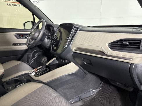 Used 2025 Subaru Forester Premium w/ Convenience Package #2 image 29