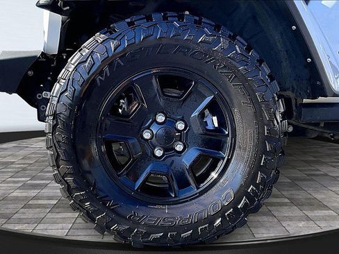 Used 2022 Jeep Gladiator Mojave w/ Cold Weather Group image 8