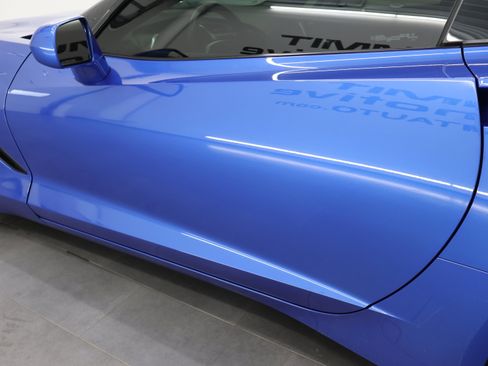 Used 2019 Chevrolet Corvette Stingray Coupe w/ Carbon Flash Badge Package RWD image 28