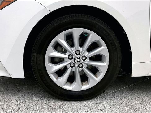 Used 2020 Toyota Corolla LE w/ LE Premium Package image 12