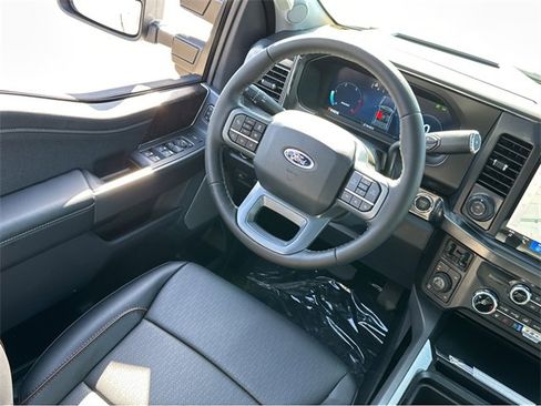 New 2025 Ford F250 Lariat w/ Lariat Ultimate Package image 13