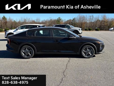 New 2025 Kia K4 LXS image 30