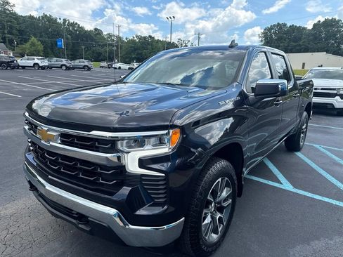 Used 2024 Chevrolet Silverado 1500 LT AWD/4WD image 4