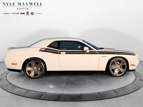 Used 2013 Dodge Challenger R/T RWD image 17