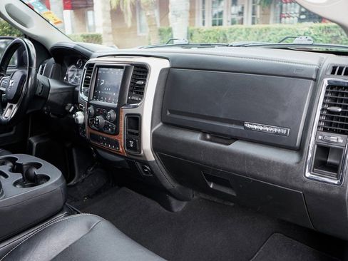 Used 2018 RAM 1500 Laramie image 37