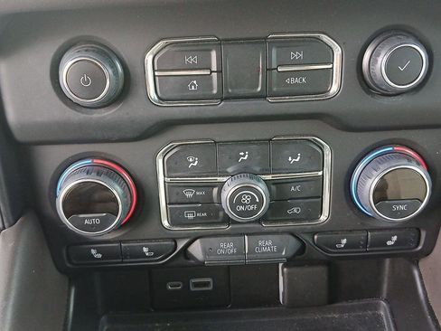 Used 2021 Chevrolet Tahoe LT image 14