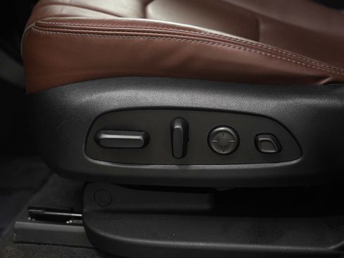 Used 2020 Buick Enclave Avenir w/ Avenir Technology Package image 30