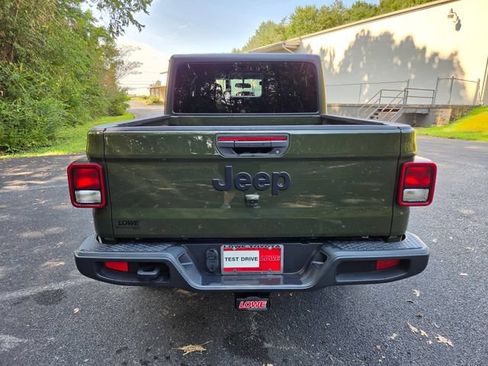 Used 2023 Jeep Gladiator Mojave AWD/4WD image 8